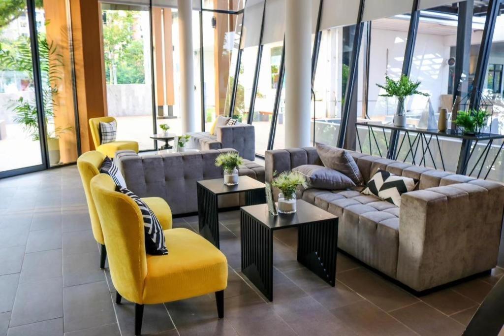 Dluxx Thammasat Hotel Pathum Thani Eksteriør billede