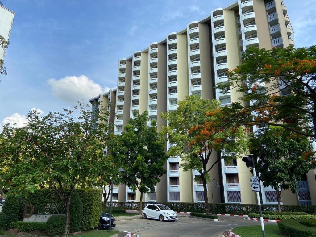Dluxx Thammasat Hotel Pathum Thani Eksteriør billede