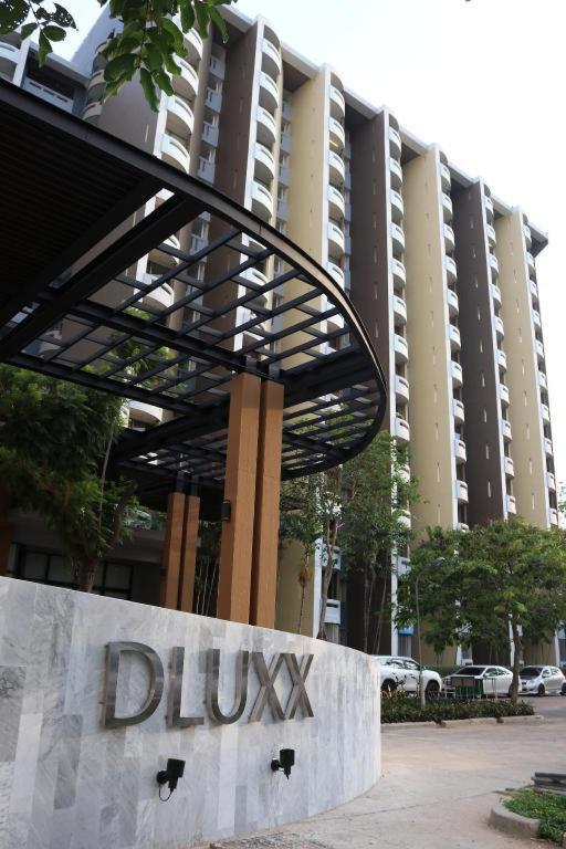 Dluxx Thammasat Hotel Pathum Thani Eksteriør billede