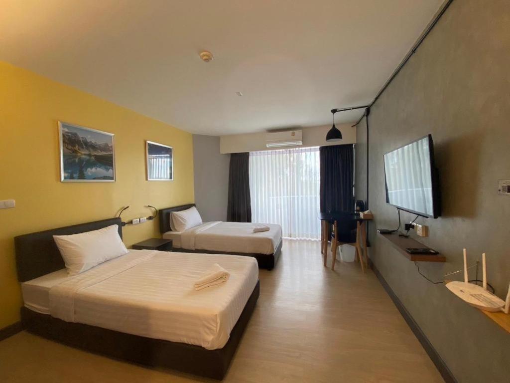 Dluxx Thammasat Hotel Pathum Thani Eksteriør billede