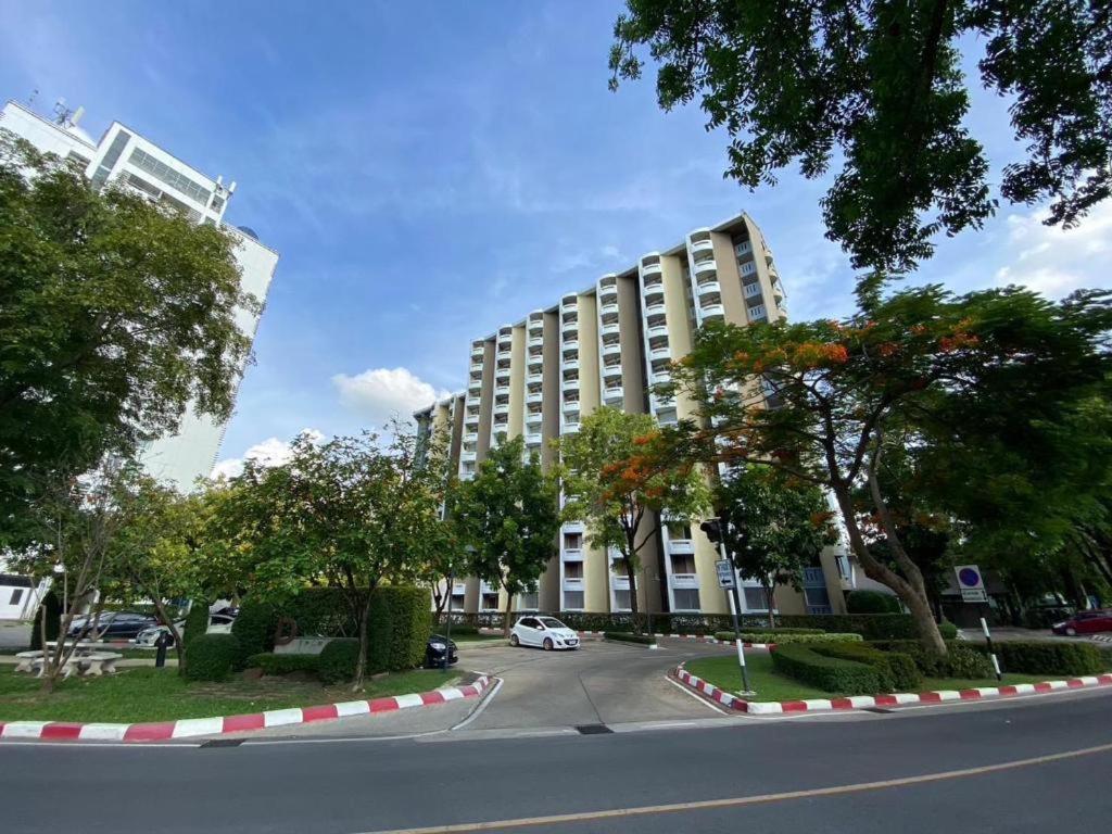 Dluxx Thammasat Hotel Pathum Thani Eksteriør billede
