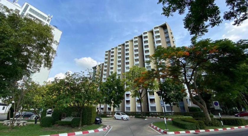 Dluxx Thammasat Hotel Pathum Thani Eksteriør billede