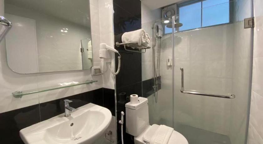 Dluxx Thammasat Hotel Pathum Thani Eksteriør billede