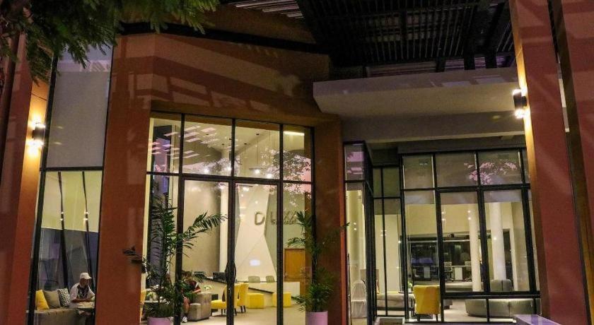 Dluxx Thammasat Hotel Pathum Thani Eksteriør billede